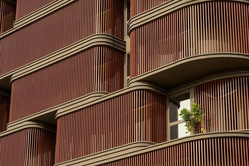 Alternating recessed openings and screened modules · Vinay Panjwani · via v2com
